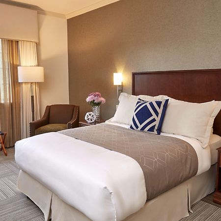 Rizzo Center, A Destination By Hyatt Hotel แชเปิลฮิลล์ ภายนอก รูปภาพ